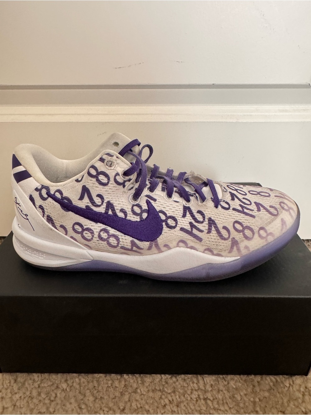 Nike Kobe VIII Kids Basketball Sneakers